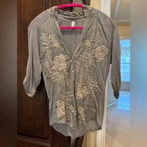 Anthropologie tiny embroidered top size xs